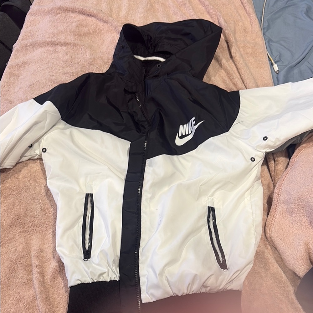 Nike Black & White Hooded Windbreaker Jacket